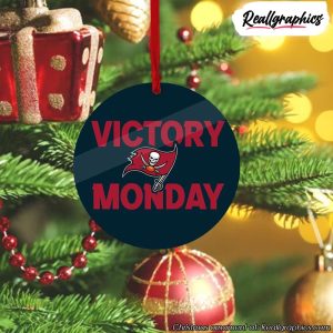 tampa-bay-buccaneers-victory-monday-christmas-ornament-3