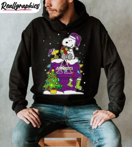 snoopy-and-woodstock-alcorn-state-braves-christmas-tree-t-shirt-6